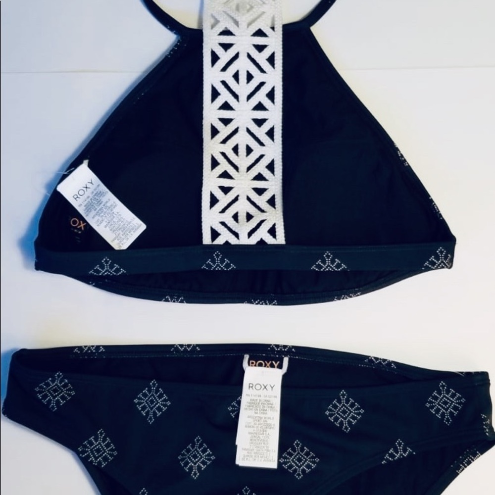 🔥 CLEARANCE 🔥 NEW Black Roxy 2 piece swimsuit